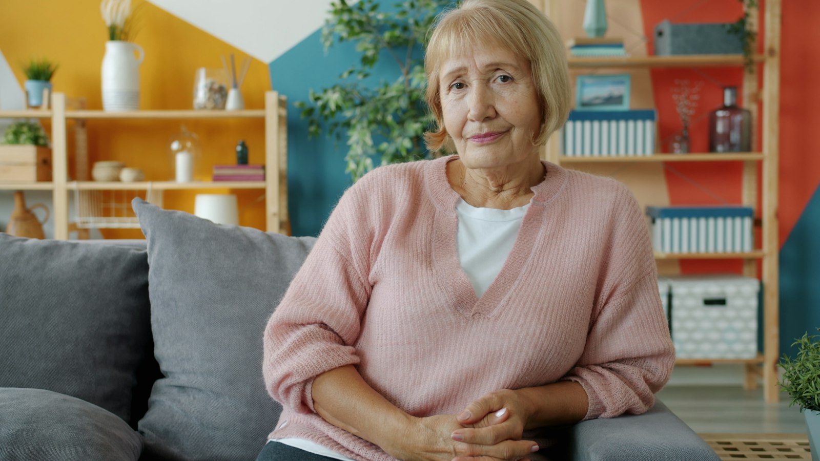 Assistente de voz para idoso: como usar em casa com segurança