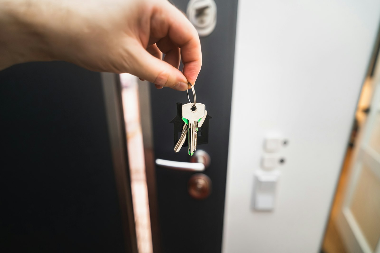 Chave reserva da casa do idoso: quem guarda e como combinar