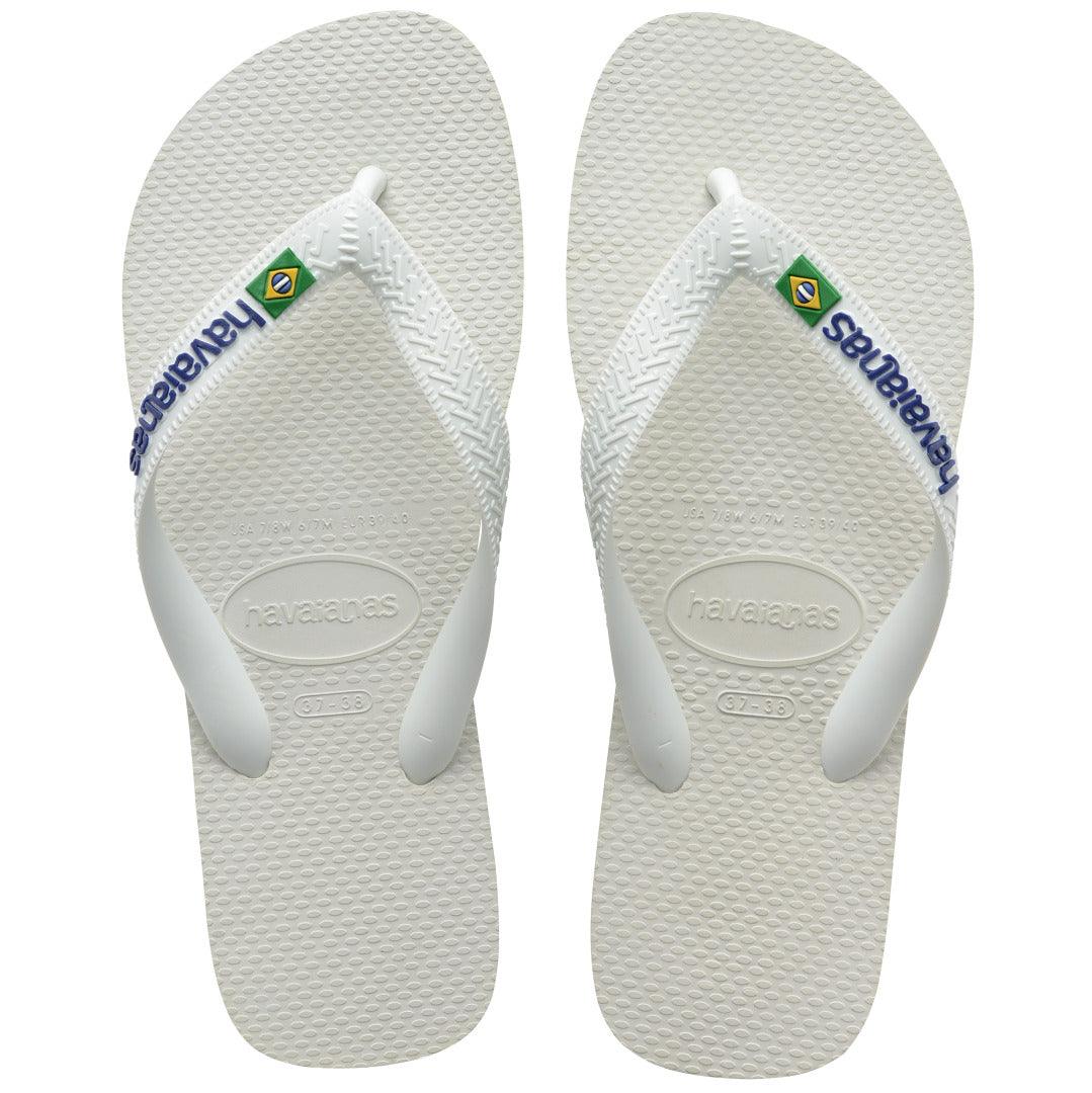 Par de chinelos Havaianas Brasil Logo branco, com bandeira do Brasil e logotipo nas tiras