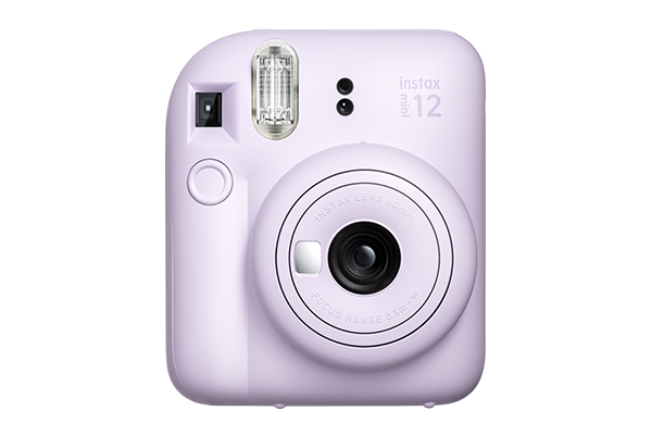 Câmera instantânea Fujifilm instax mini 12 na cor roxo lilás, vista frontal