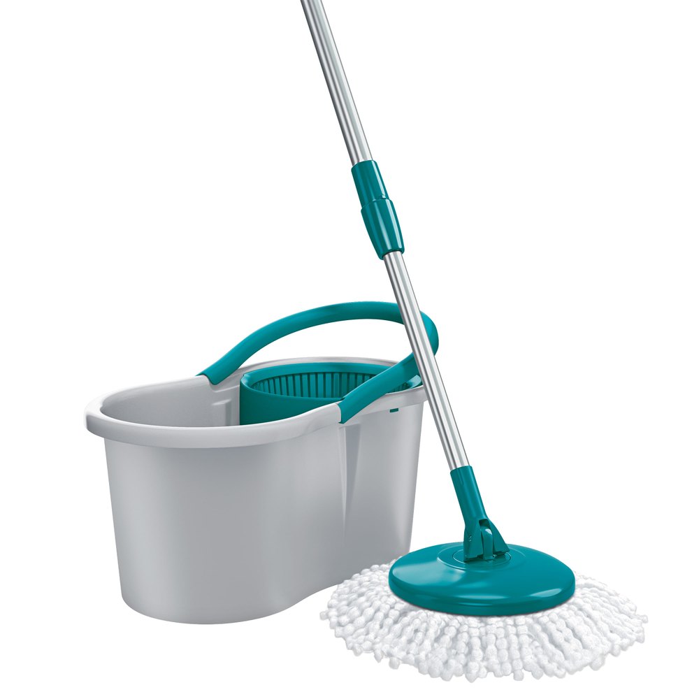 Mop giratório Flash Limp Fit com balde cinza, cesto de centrífuga verde e cabo de aço inox