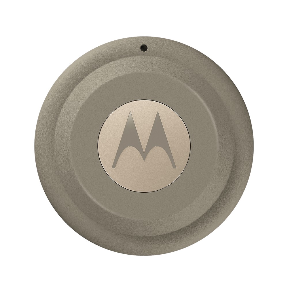Motorola Moto Tag 2 visto de frente, disco bege com o logotipo da Motorola ao centro