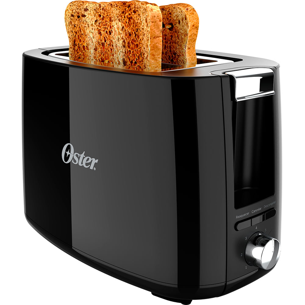 Torradeira Oster Black Simple Life preta com duas fatias de pão torradas, botões Reaquecer, Cancelar e Descongelar e seletor numerado