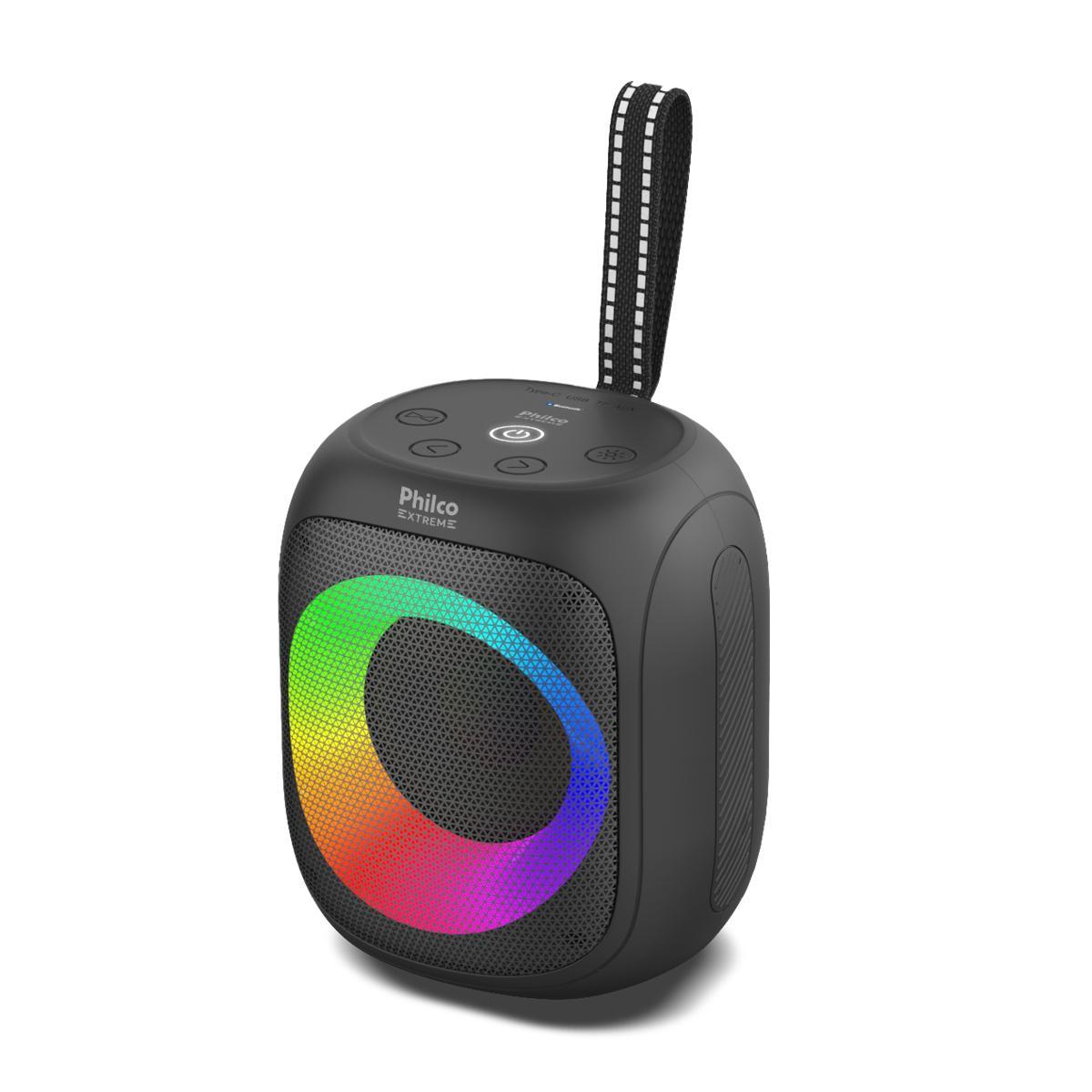 Caixa de som Philco Extreme PBS30 preta com alça de tecido e luzes coloridas na frente